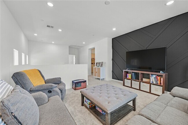 Building Photo - 282 Mount Steel Ave