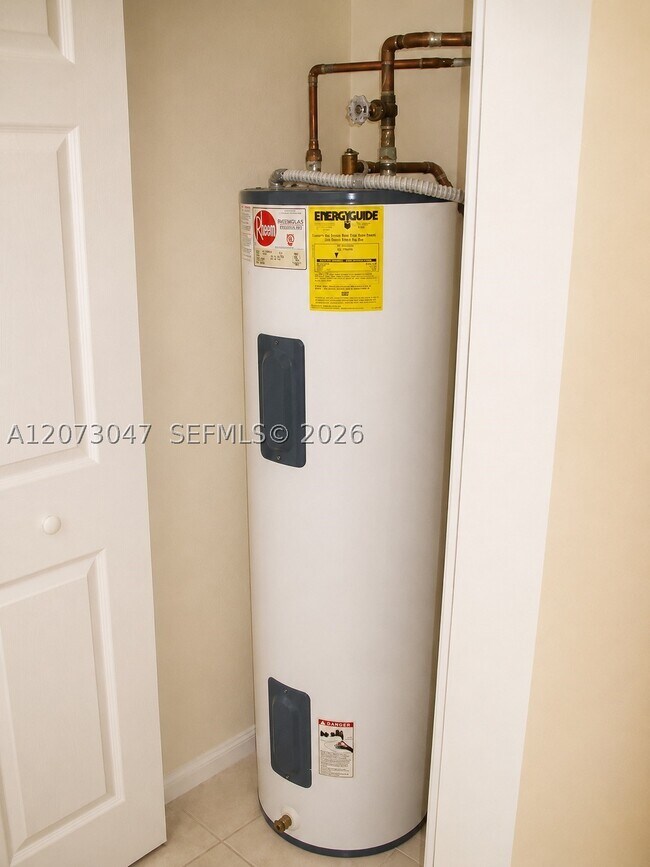 Building Photo - 6630 NW 114th Ave