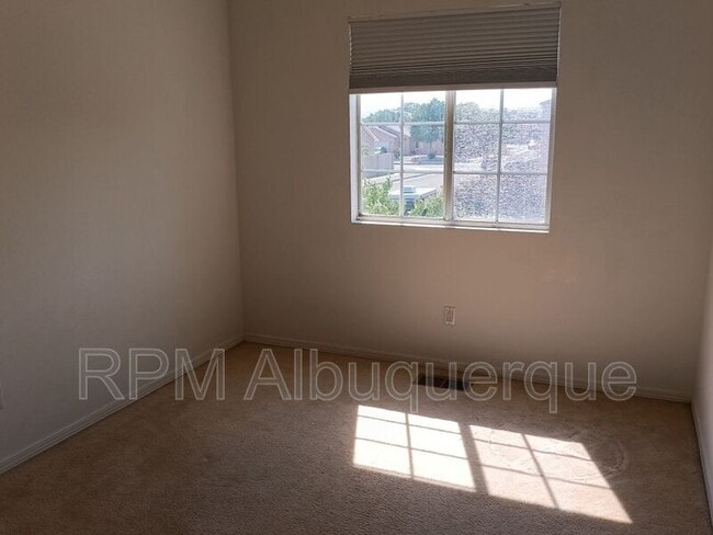 Building Photo - 2100 Sea Breeze St NW