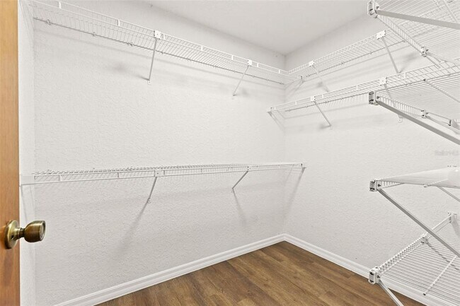 Building Photo - 8829 Bermuda Ln