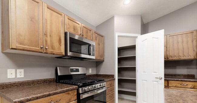 Building Photo - 357 W 225 S