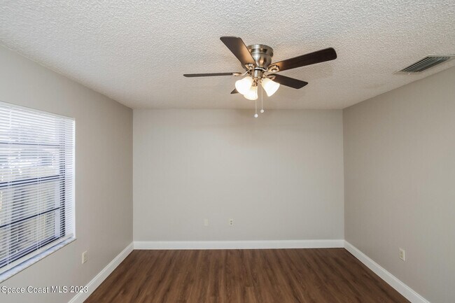 Building Photo - 1298 Robbinswood Dr