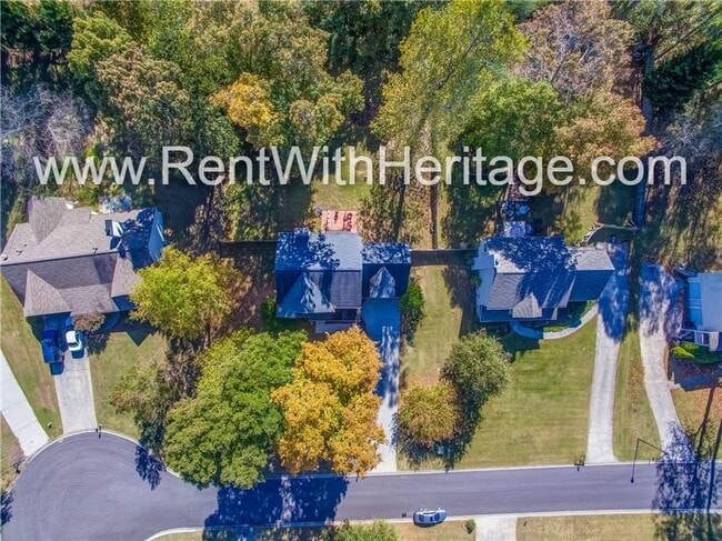 Building Photo - GORGEOUS HOME IN POPULAR HIGHLANDS AT CREEKSIDE GOLF / SWIM / TENNIS COMMUNITY