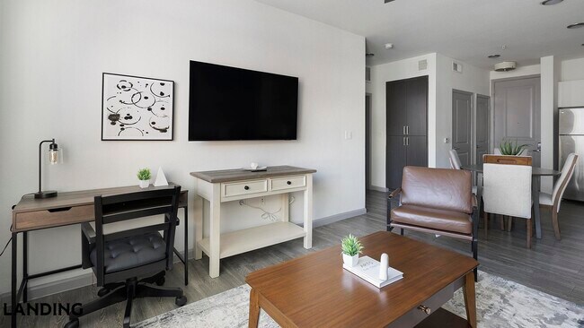 Building Photo - 1001 S Center St