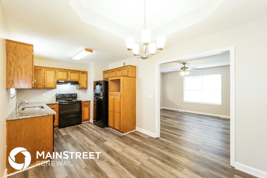 Building Photo - 17417 Montgall Dr