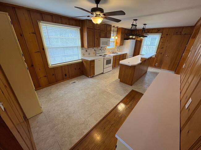 Building Photo - FOR LEASE- SINGLE FAMILY HOME IN HERMITAGE!