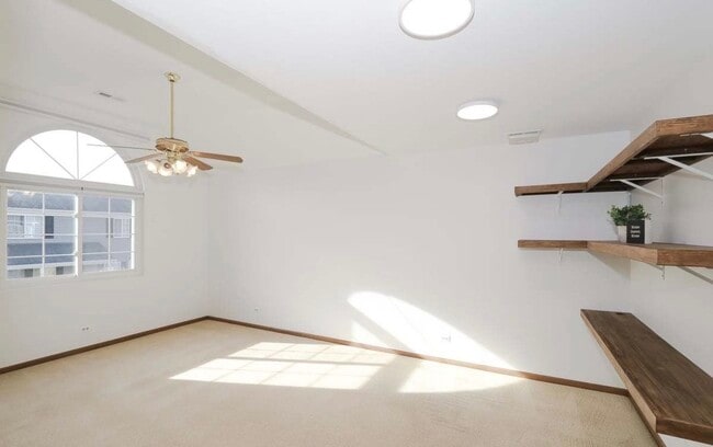 Building Photo - 437 Village Creek Dr