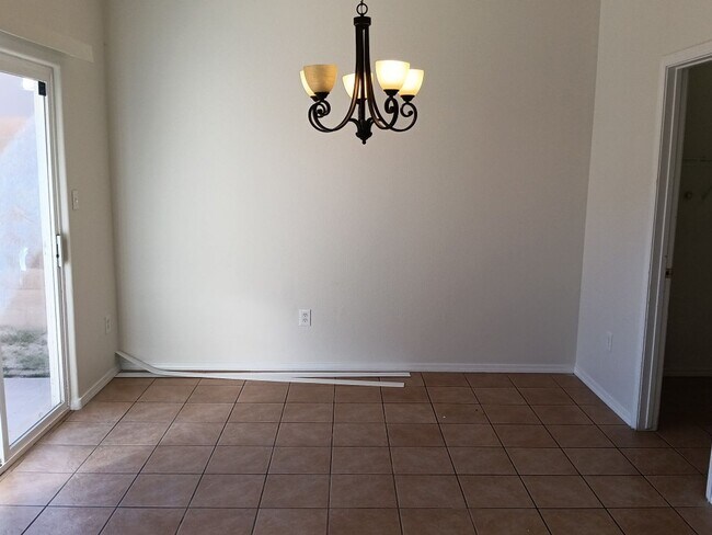 Building Photo - 3 Bedroom, 2 Bathroom Home! Available Soon!!