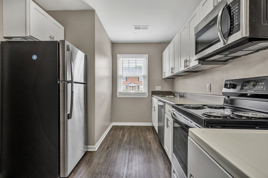 CAMELOT VILLAGE 900 Camelot Dr Salem VA 24153 Apartment Finder