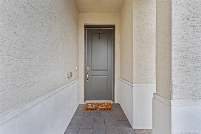 Building Photo - 7461 SW Harbor Cove Dr