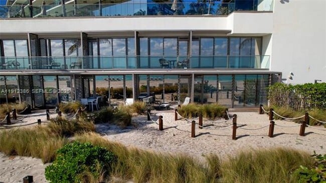 Building Photo - 18975 Collins Ave