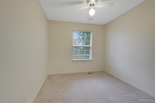 Building Photo - 41306 Cornell Dr