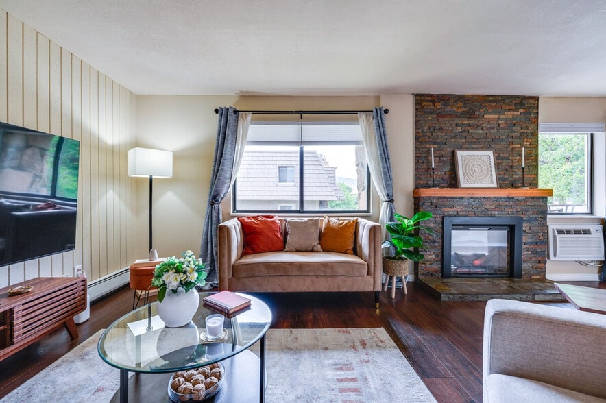 Building Photo - 3315 Chisholm Trail