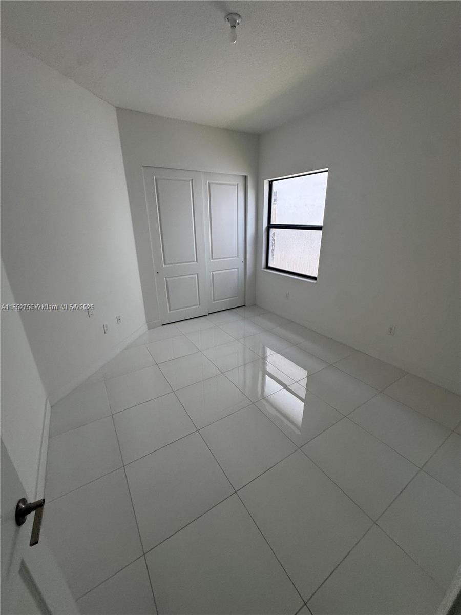 Building Photo - 4398 SW 173rd Ave
