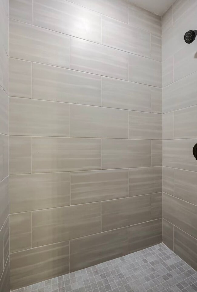 Building Photo - Fully Furnished Modern 3BR Retreat | Penthouse + Skyline Views