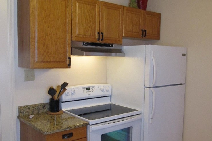 Kitchen 2 - 326 W 2nd St