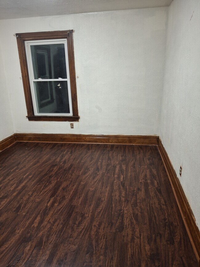 Building Photo - 32 Hazelwood Ter