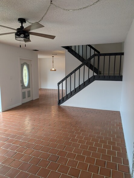 Building Photo - 1713 Park Meadows Dr