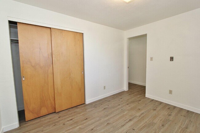 Building Photo - 1407 Ellis Ave