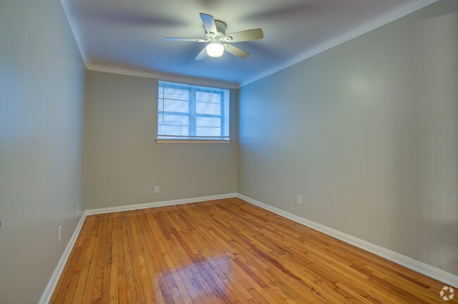 Building Photo - 4837 Cadieux Rd