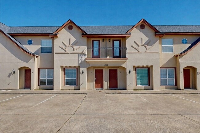 Building Photo - 301 Nimitz St