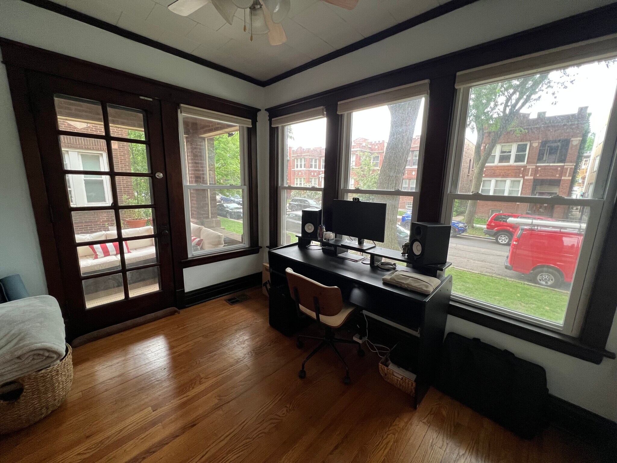 Building Photo - 4861 N Talman Ave