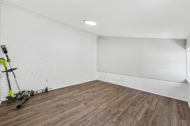 Building Photo - 106 Rahway Rd