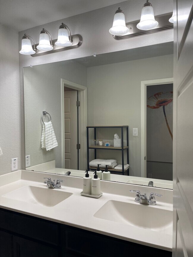 Building Photo - 12930 Renley Cres