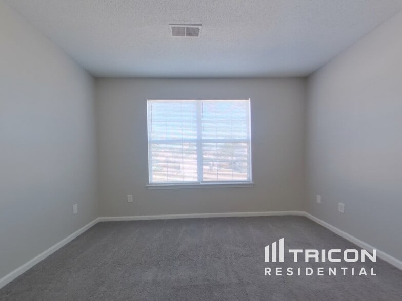 Building Photo - 1104 Waverly Pl Dr