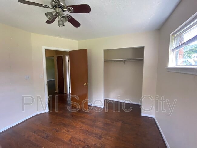 Building Photo - 1220 Gadd Rd