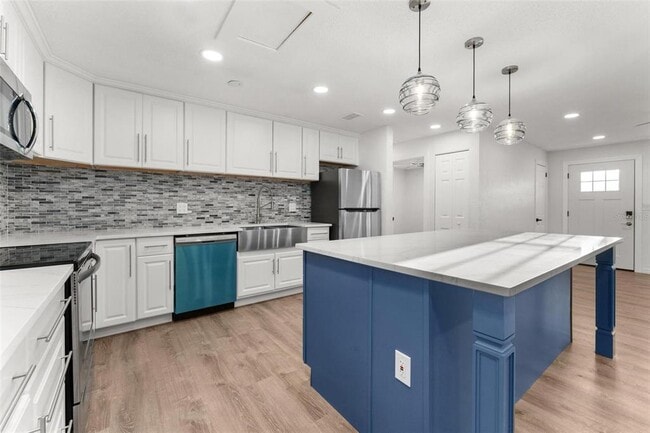 Building Photo - 2203 Nottingham Rd