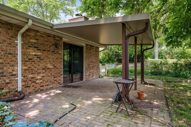 Building Photo - 5420 Split Rock Dr