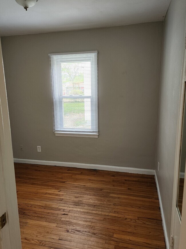 Building Photo - Charming 3 Bedroom Home in Indianapolis with Spacious Layout and Convenient Location!