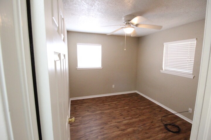 Building Photo - 4029 N Nicklas Ave