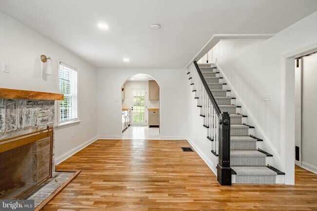 Building Photo - 539 Northbrook Rd