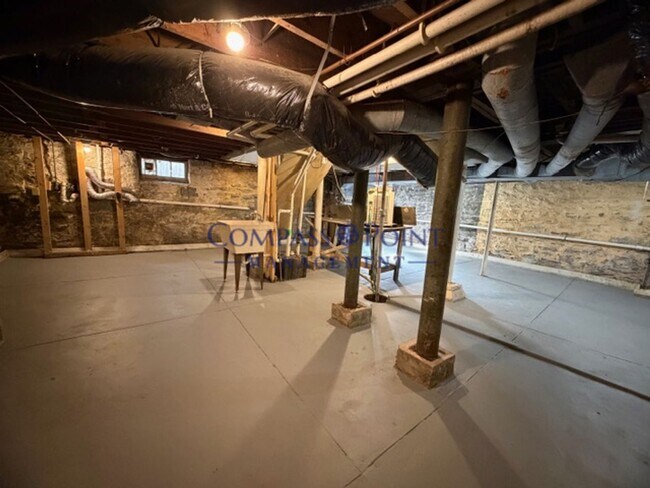 Building Photo - Welcome To Your New Home! FIRST MONTH'S RENT FREE!!