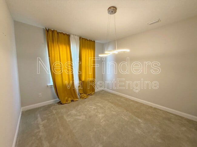 Building Photo - 676 Natureland Cir