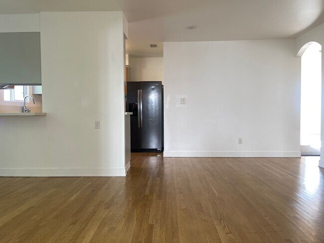 Building Photo - 477-479 Nassau Avenue