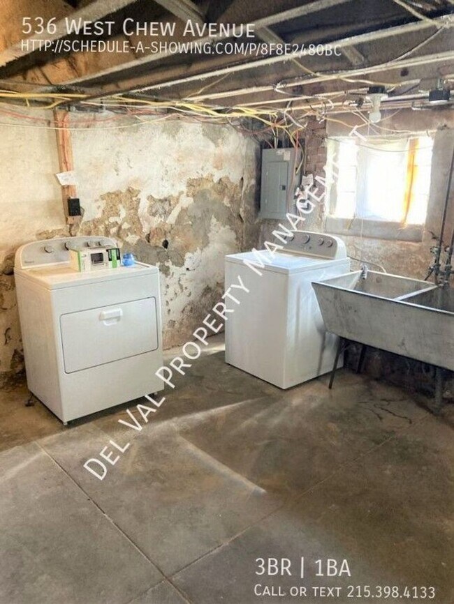 Building Photo - Spacious 3 Bedroom Home – Backyard + Porch Included!