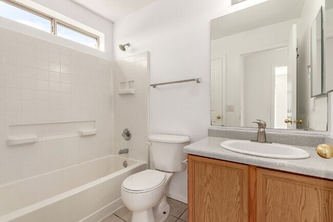 Building Photo - 24110 W Hadley St