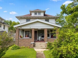 Building Photo - 3937 Lockwood Ave