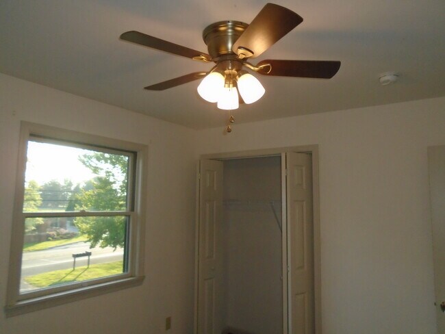 Building Photo - 3405 Sullivan Trl