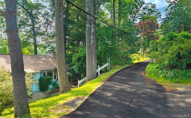 Building Photo - 24 Crescent Dr