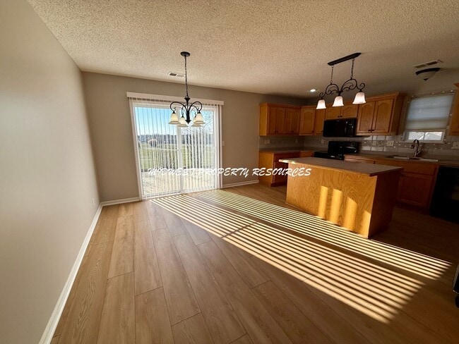 Building Photo - 3 Bedroom Ranch No Steps! | Midwest Property Resources, LLC