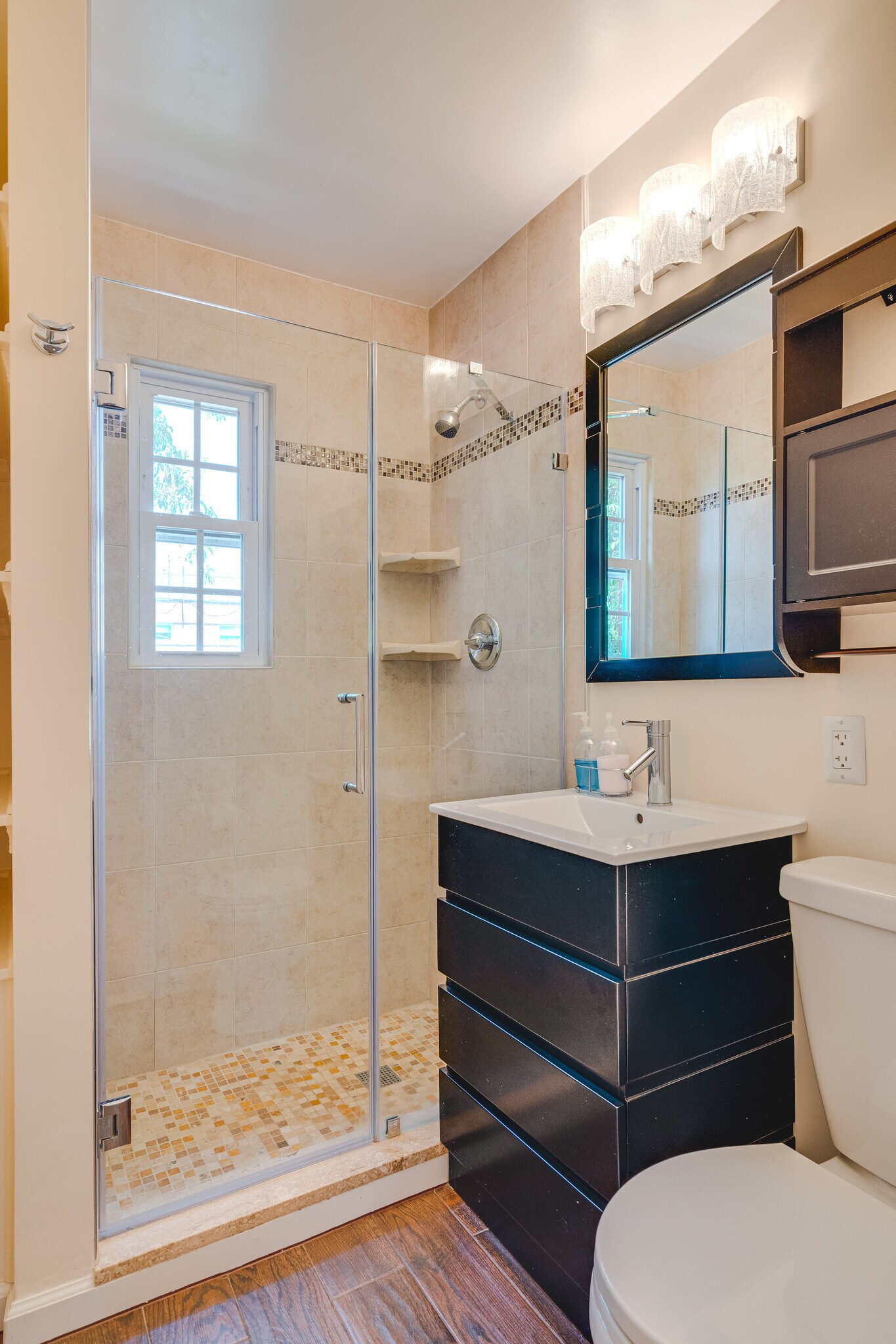 Bathroom - 1304 N Meade St