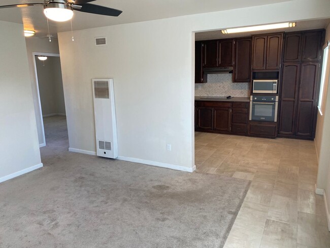 Building Photo - Top Floor 2-Bedroom Duplex in Fletcher Hills