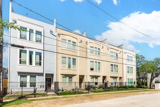 Building Photo - 5507 Darling St