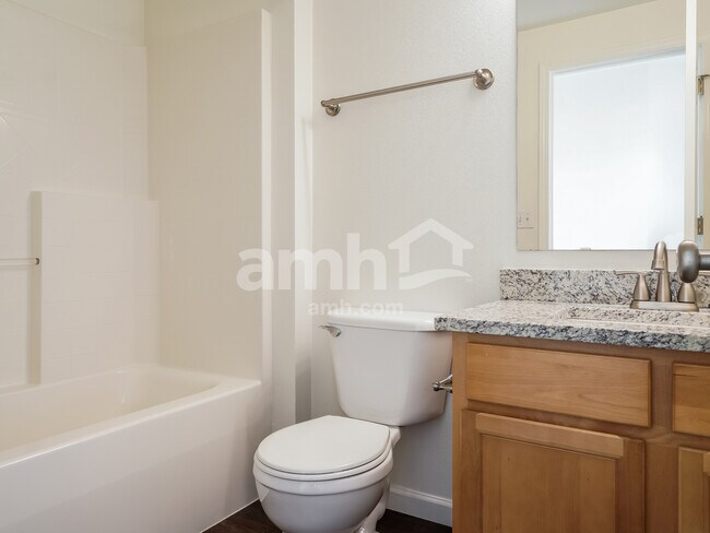 Building Photo - 5424 Balustrade Blvd SE