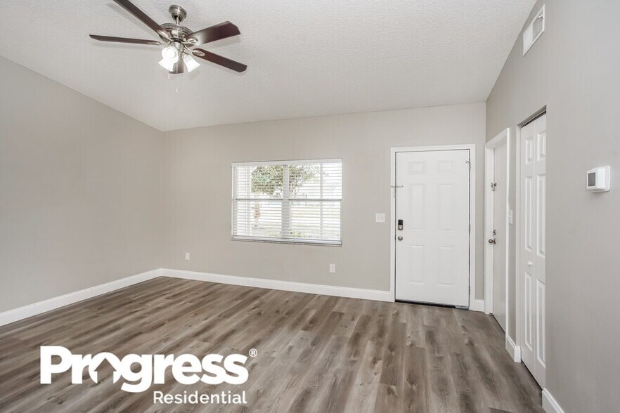 Building Photo - 14007 Ridgedale Way