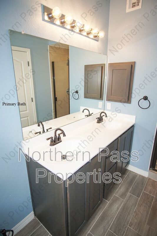 Building Photo - 14364 Tobe Davis Dr